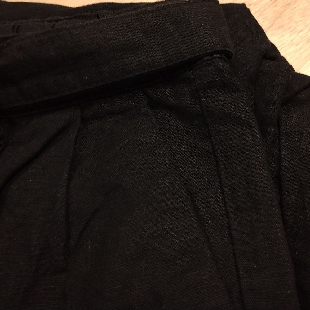 Gap cuffed black pants w/ tie belt. Size S Reg. EUC - Picture 6 of 11